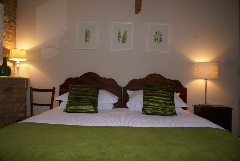 At The Manor Guest House Bath Bilik gambar